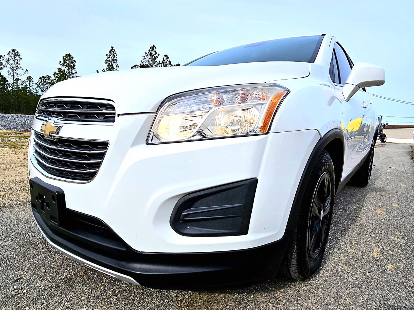 2016 White Chevrolet Trax LT (KL7CJLSB9GB) with an 1.4L L4 DOHC 16V engine, Automatic transmission, located at 18001 Kellogg Rd, Saucier, MS, 39574, (228) 832-1441, 39.421459, -76.641457 - Photo#17